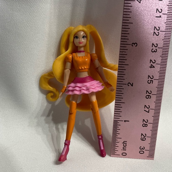 3.75” Winx Club Stella figure, posable, great condition - Picture 4 of 7
